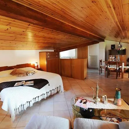 Sleeps 7 Apartment *