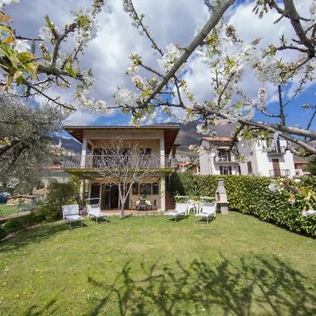 Lejlighed Sleeps 7 Ossuccio