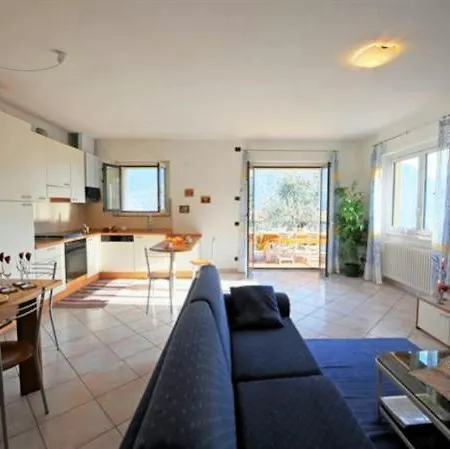 Apartment Sleeps 7 *